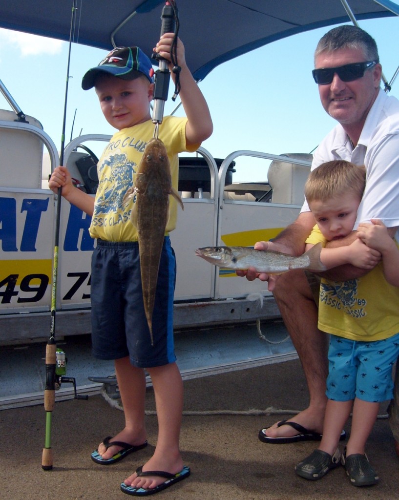 Noosaboathire fishingpontoon www.oboathire.com Sonia Hancock1